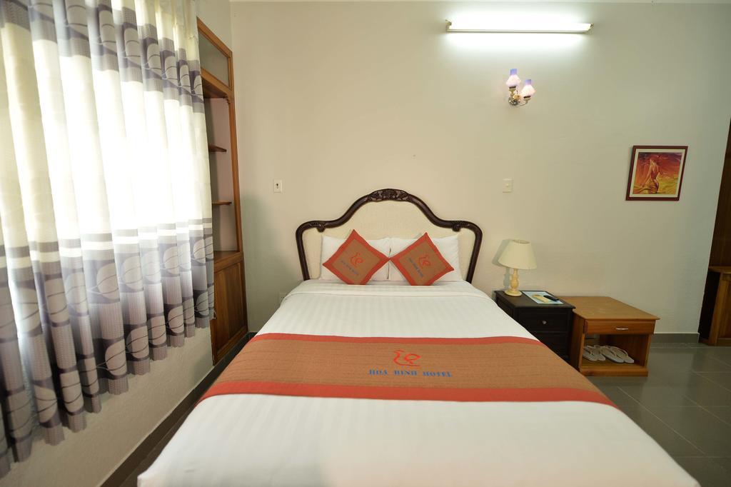 Hoa Binh 2 Hotel Long Xuyen Exterior photo