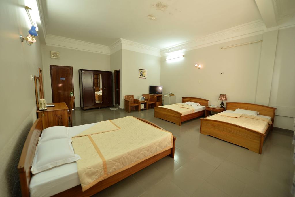 Hoa Binh 2 Hotel Long Xuyen Exterior photo