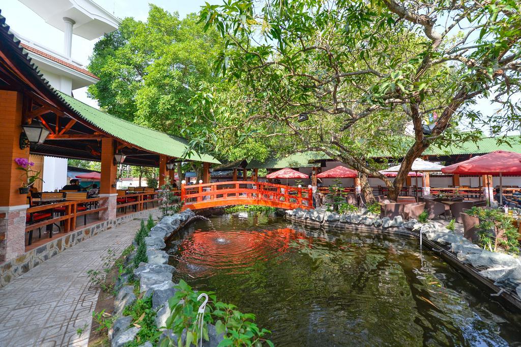 Hoa Binh 2 Hotel Long Xuyen Exterior photo