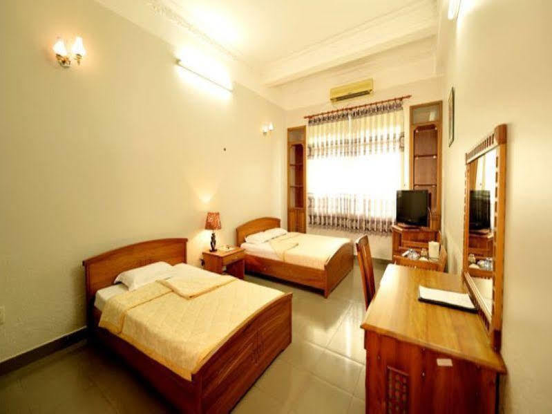 Hoa Binh 2 Hotel Long Xuyen Exterior photo