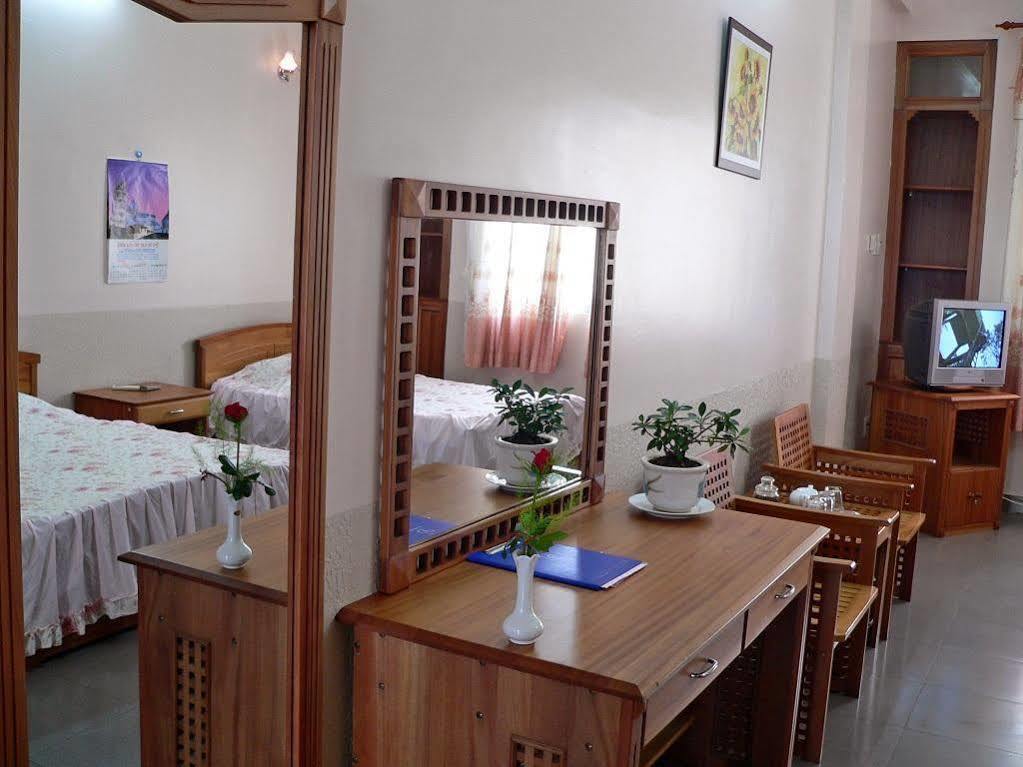Hoa Binh 2 Hotel Long Xuyen Exterior photo